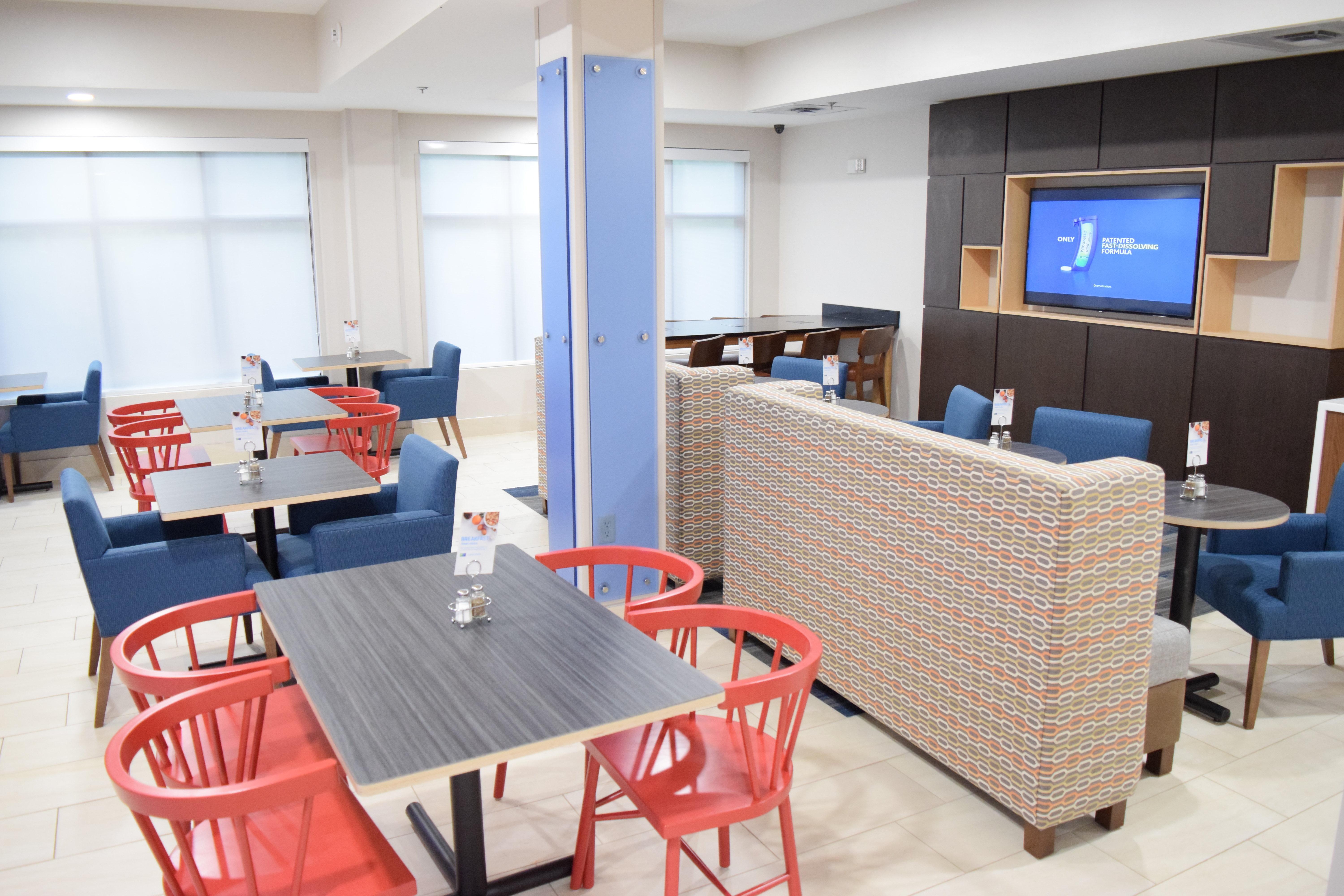 Holiday Inn Express & Suites Pensacola West I-10 By Ihg Ferry Pass Exterior foto