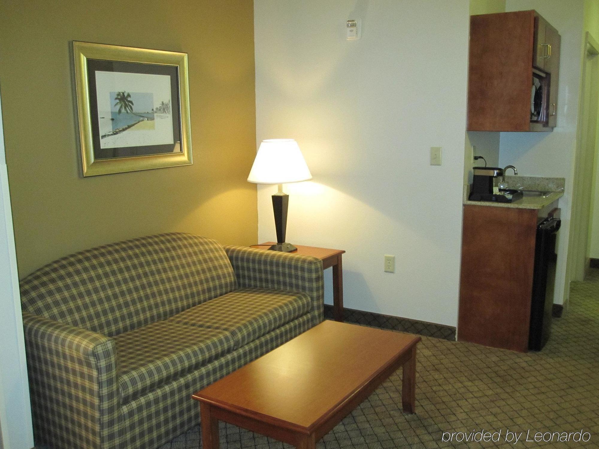 Holiday Inn Express & Suites Pensacola West I-10 By Ihg Ferry Pass Exterior foto