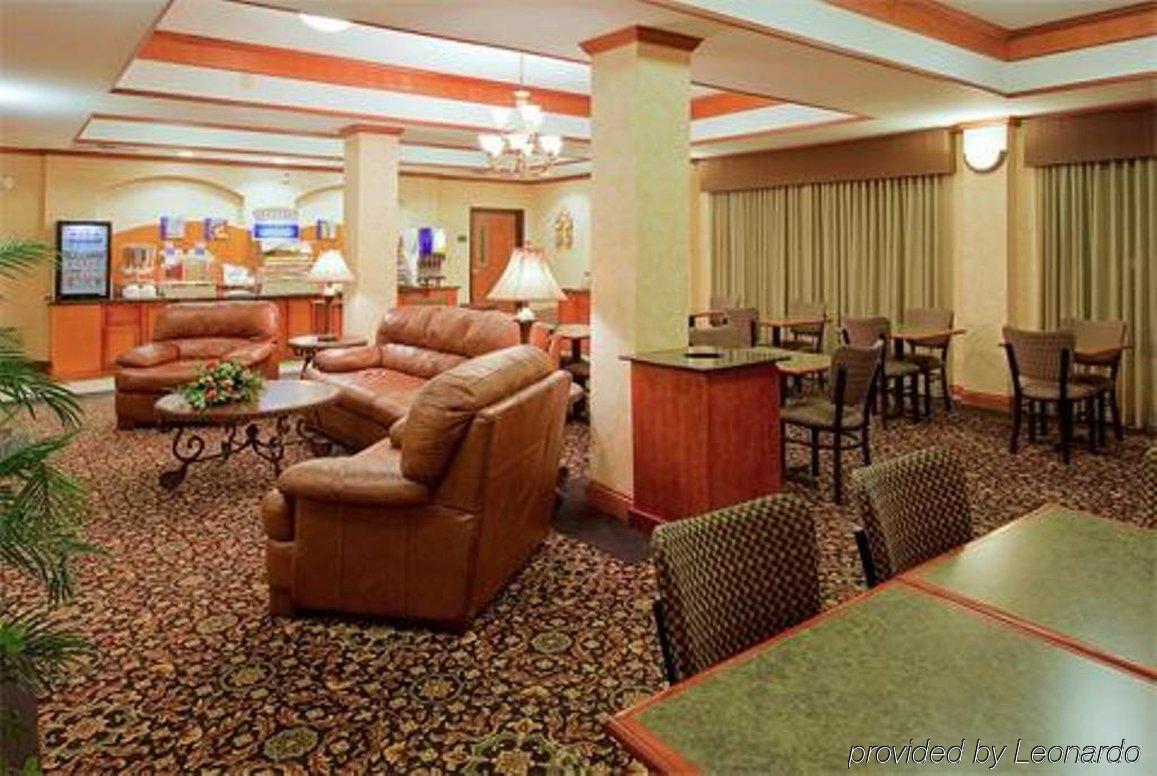 Holiday Inn Express & Suites Pensacola West I-10 By Ihg Ferry Pass Exterior foto