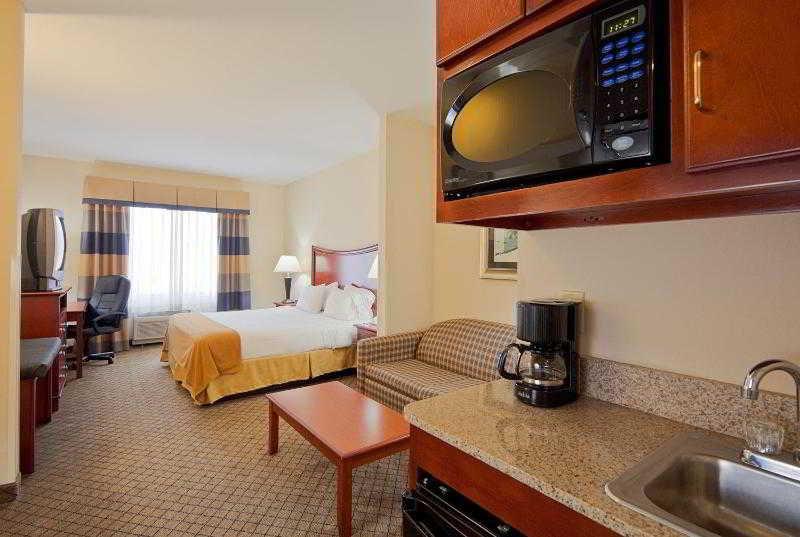 Holiday Inn Express & Suites Pensacola West I-10 By Ihg Ferry Pass Habitación foto