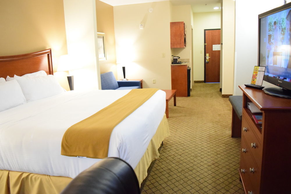 Holiday Inn Express & Suites Pensacola West I-10 By Ihg Ferry Pass Exterior foto